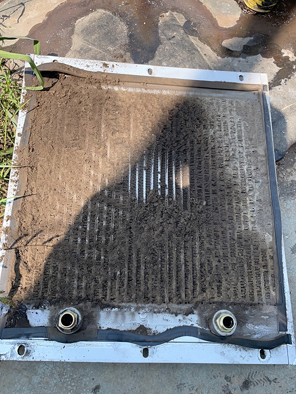 空壓機(jī)散熱板.jpg 空壓機(jī)散熱板.jpg