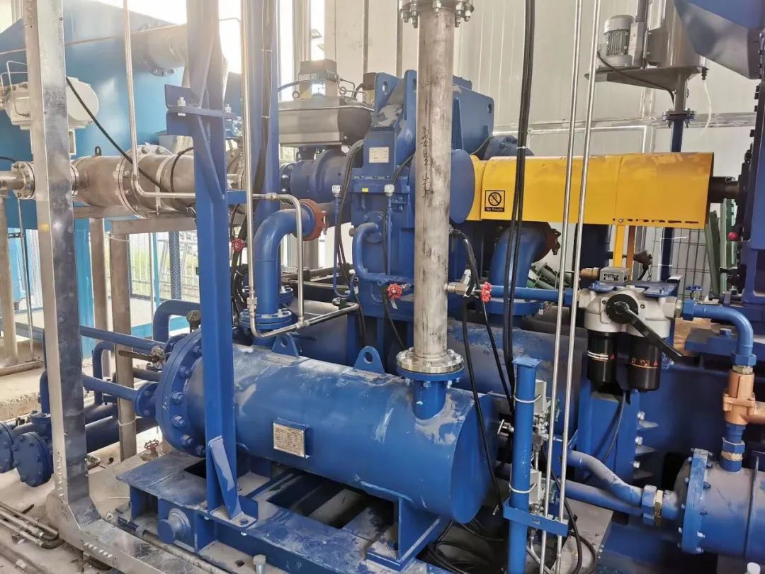 開(kāi)山離心機(jī)3.jpg 開(kāi)山離心機(jī)3.jpg