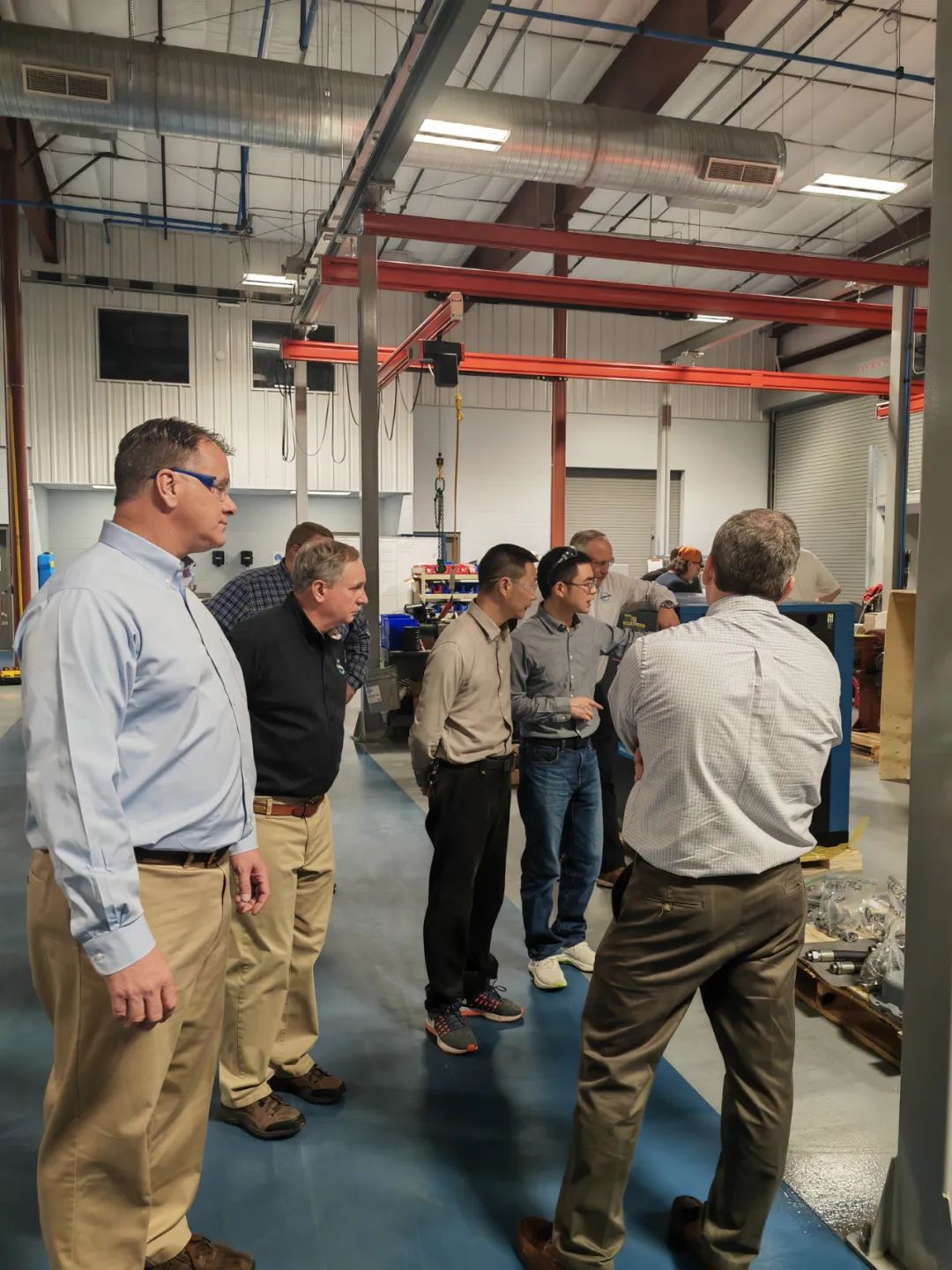 開山壓縮機(jī)團(tuán)隊2.jpg 開山壓縮機(jī)團(tuán)隊2.jpg