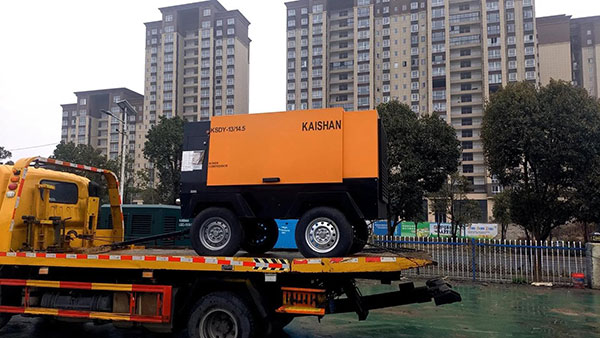 礦用螺桿空壓機(jī)600.jpg 礦用螺桿空壓機(jī)600.jpg